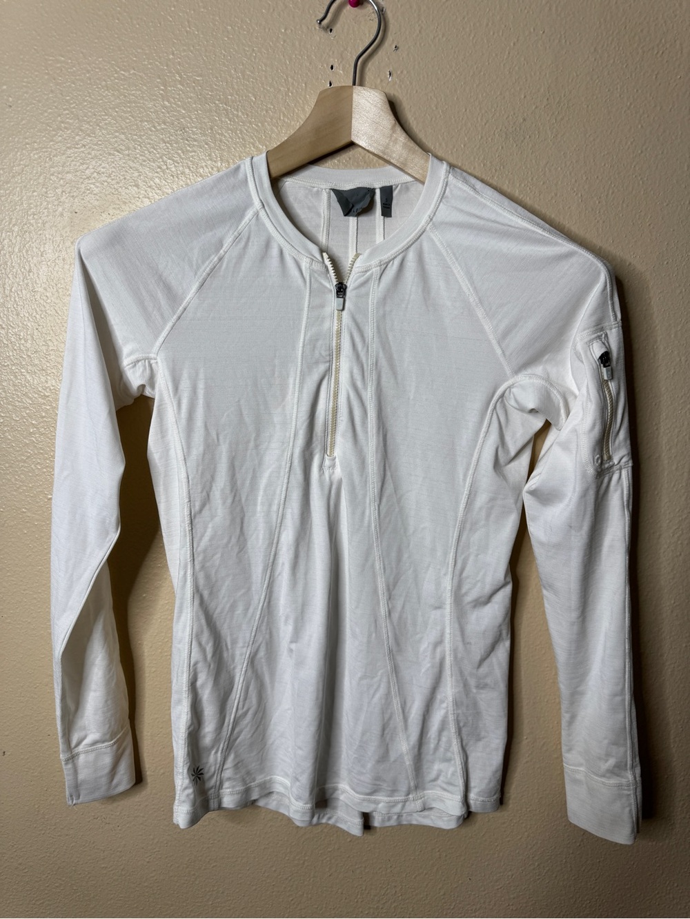 Athleta Women’s Small White Half Zip Long Sleeve Athletic Top Sleeve Pocket
